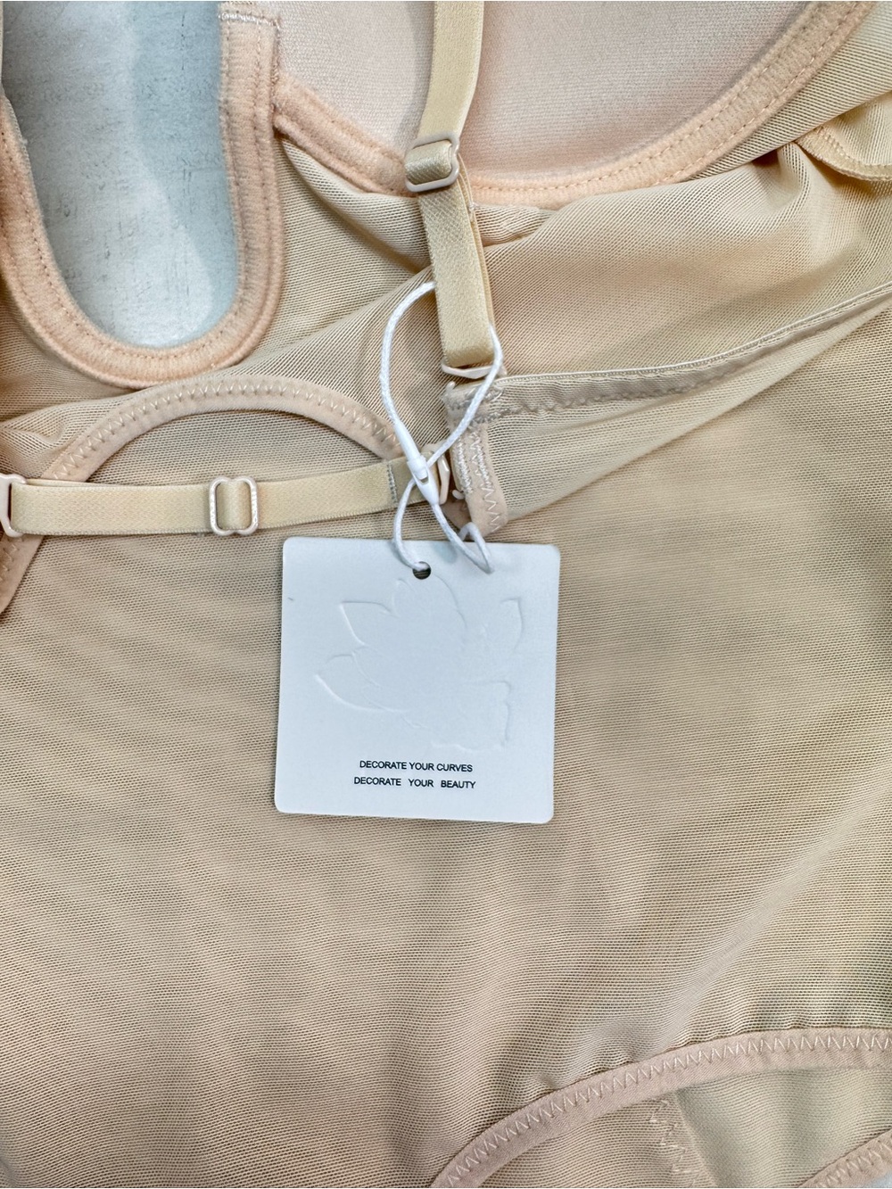 Decorus Shapewear Backless Bodysuit Plunge: Low back Shaper - Picture 4 of 12